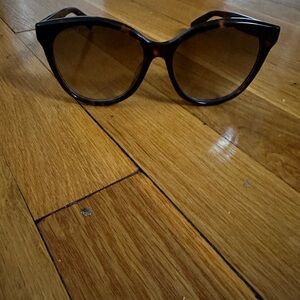 Brand new Gucci sunglasses